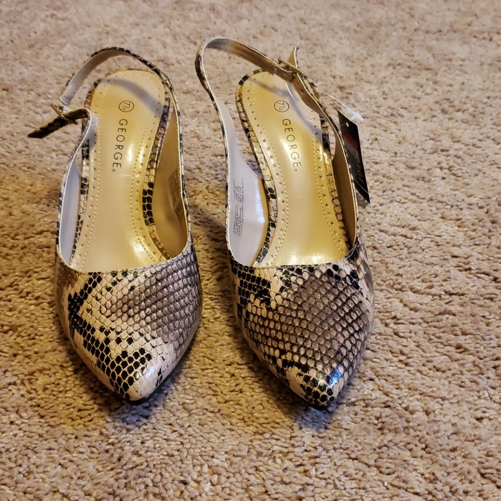 New snake heels sz7.5